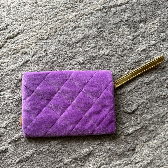 Ipsy Glam Bag | Quilted Cosmetic Bag - Picture 3 of 5